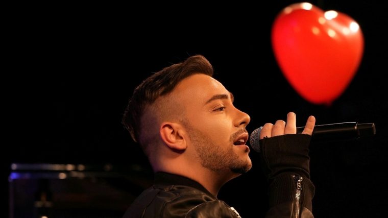 Валентин Велчев събра естрада и фолк на бляскав концерт