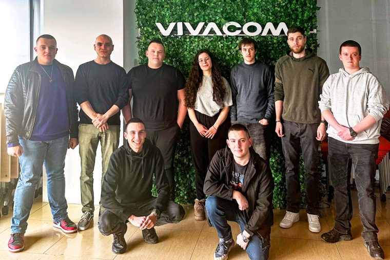 Студентите от Vivacom Техническа Академия навлизат в реалния бизнес с лекции и практически упражнения в телекома