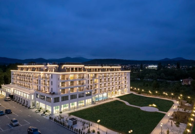 Grand Resort Pavel Banya празнува своя първи рожден ден с Великденски празници в сърцето на Розовата долина